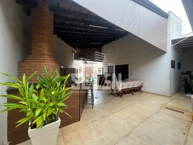 Casa com 357m² 3 quartos e 2 banheiros, à venda, no bairro Vila Lemos em Bauru