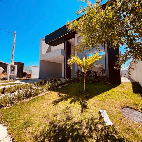Casa com 258m² 3 quartos e 3 banheiros, à venda, no bairro Nova São Pedro em São Pedro da Aldeia