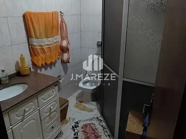 Casa com 200m² 3 quartos e 1 banheiro, à venda, no bairro Núcleo Habitacional Colonial em Apucarana