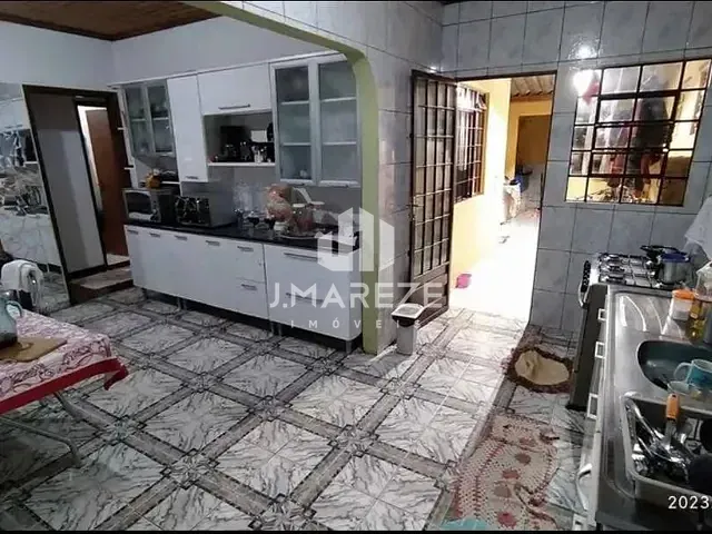 Casa com 200m² 3 quartos e 1 banheiro, à venda, no bairro Núcleo Habitacional Colonial em Apucarana