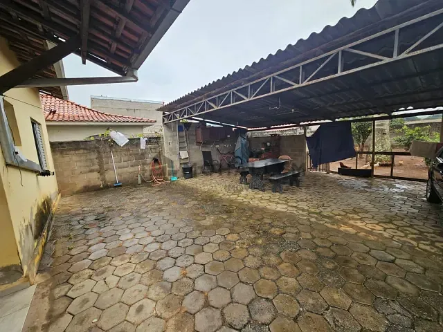 Casa 3 quartos e 2 banheiros, à venda, no bairro Jardim Beira Rio em Piranguinho