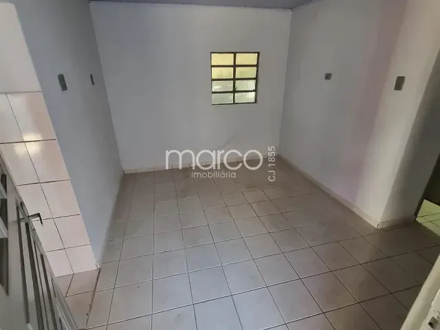 Casa 2 quartos e 1 banheiro, para alugar, no bairro Setor Norte Ferroviário em Goiânia