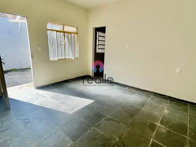 Casa 1 quarto e 1 banheiro, para alugar, no bairro Jardim Alvorada em Belo Horizonte