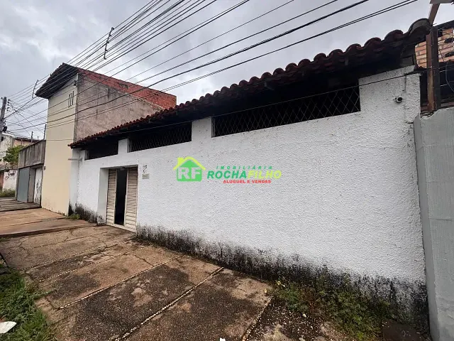 Casa com 200m² 3 quartos e 3 banheiros, à venda, no bairro Saci em Teresina