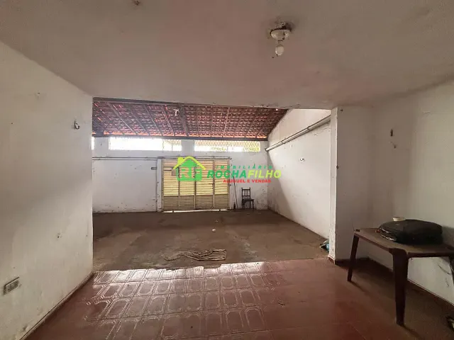 Casa com 200m² 3 quartos e 3 banheiros, à venda, no bairro Saci em Teresina