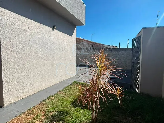 Casa 2 quartos e 2 banheiros, à venda, no bairro Residencial Menezes em Bady Bassitt