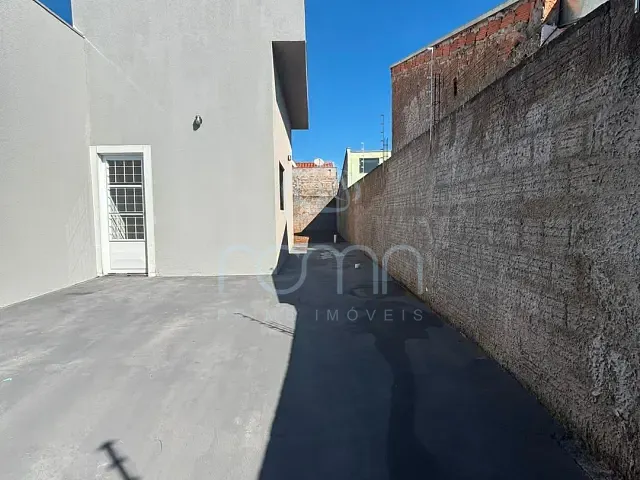 Casa 2 quartos e 2 banheiros, à venda, no bairro Residencial Menezes em Bady Bassitt