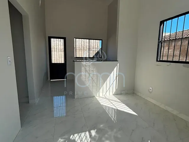 Casa 2 quartos e 2 banheiros, à venda, no bairro Residencial Menezes em Bady Bassitt
