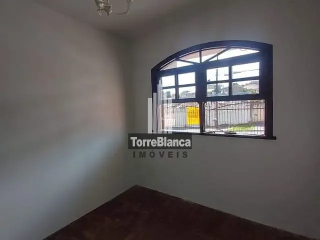 Casa com 1m² 4 quartos e 2 banheiros, para alugar, no bairro Uvaranas em Ponta Grossa