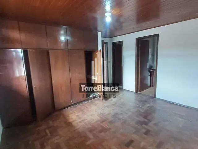 Casa com 1m² 4 quartos e 2 banheiros, para alugar, no bairro Uvaranas em Ponta Grossa