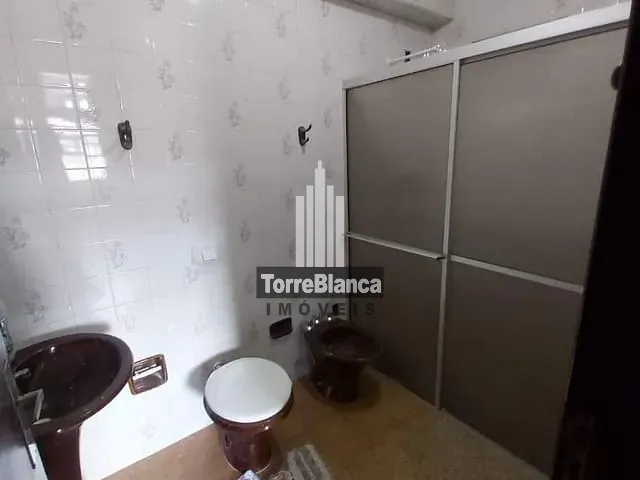 Casa com 1m² 4 quartos e 2 banheiros, para alugar, no bairro Uvaranas em Ponta Grossa