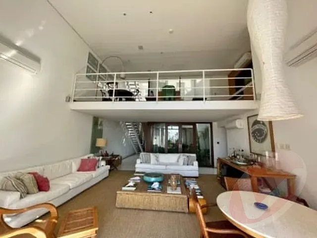 Casa 5 quartos e 2 banheiros, à venda, no bairro Balneário Praia do Pernambuco em Guarujá