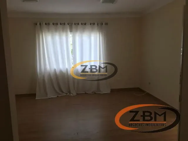 Casa com 250m² 3 quartos e 3 banheiros, à venda, no bairro JD Universitário em Londrina