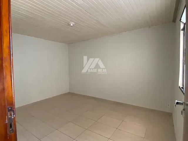 Casa com 70m² 2 quartos e 1 banheiro, para alugar, no bairro Dos Estados em Guarapuava
