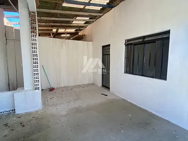 Casa com 70m² 2 quartos e 1 banheiro, para alugar, no bairro Dos Estados em Guarapuava