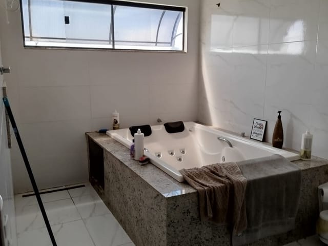 Casa 4 quartos e 3 banheiros, à venda, no bairro Parque Imperial em Campos dos Goytacazes