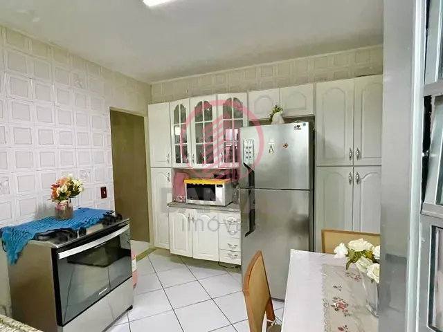Casa com 250m² 3 quartos e 1 banheiro, à venda, no bairro Vila Yolanda em Osasco