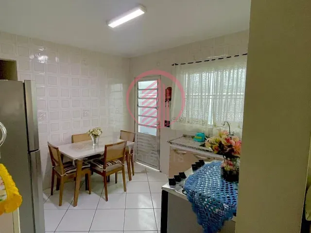 Casa com 250m² 3 quartos e 1 banheiro, à venda, no bairro Vila Yolanda em Osasco