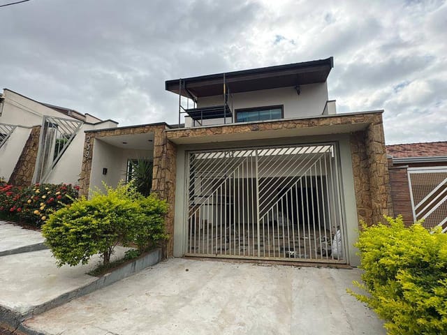 Casa 3 quartos e 2 banheiros, para alugar, no bairro Colina Werner Plaas em Americana