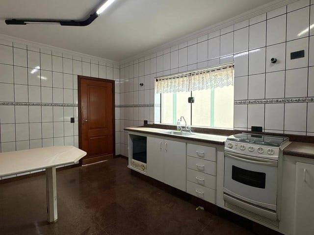 Casa 3 quartos e 2 banheiros, para alugar, no bairro Colina Werner Plaas em Americana