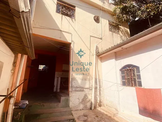 Casa 8 quartos e 6 banheiros, à venda, no bairro Vera Cruz em Belo Horizonte