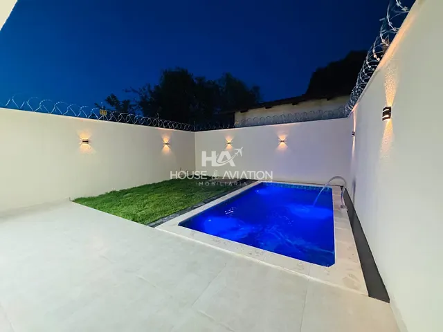 Casa com 245m² 3 quartos e 1 banheiro, à venda, no bairro Vila Oliveira em Aparecida de Goiânia