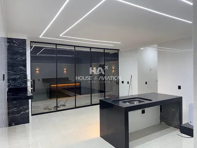 Casa com 245m² 3 quartos e 1 banheiro, à venda, no bairro Vila Oliveira em Aparecida de Goiânia