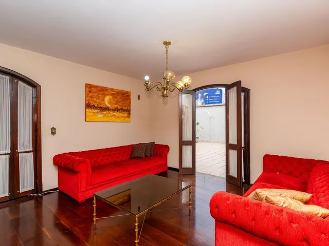 Casa com 460m² 3 quartos e 3 banheiros, à venda, no bairro Portão em Curitiba