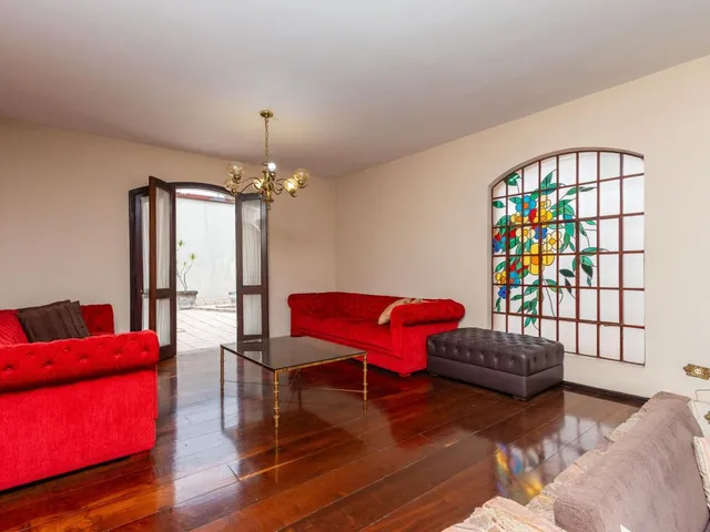 Casa com 460m² 3 quartos e 3 banheiros, à venda, no bairro Portão em Curitiba