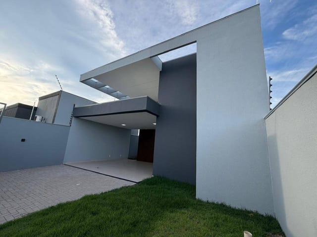 Casa com 340m² 3 quartos e 2 banheiros, à venda, no bairro Jardim Curitiba em Sinop