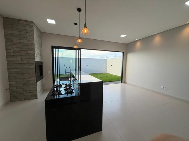 Casa com 340m² 3 quartos e 2 banheiros, à venda, no bairro Jardim Curitiba em Sinop