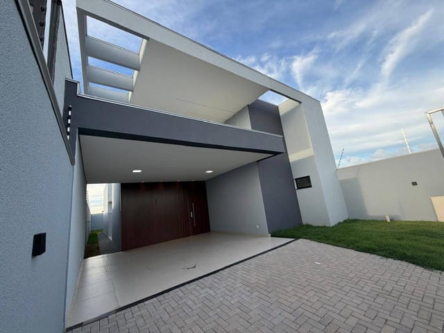 Casa com 340m² 3 quartos e 2 banheiros, à venda, no bairro Jardim Curitiba em Sinop