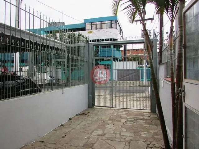 Casa com 272m², para alugar, no bairro Santa Maria Goretti em Porto Alegre