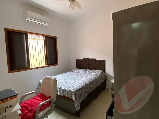Casa 2 quartos e 1 banheiro, à venda, no bairro Real em Praia Grande