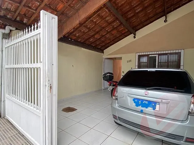 Casa 2 quartos e 1 banheiro, à venda, no bairro Real em Praia Grande