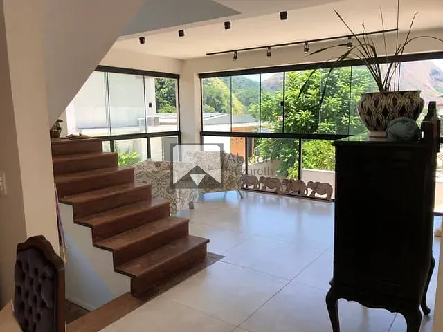 Casa com 600m² 3 quartos e 4 banheiros, à venda, no bairro Itacoatiara em Niterói