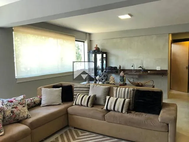Casa com 600m² 3 quartos e 4 banheiros, à venda, no bairro Itacoatiara em Niterói