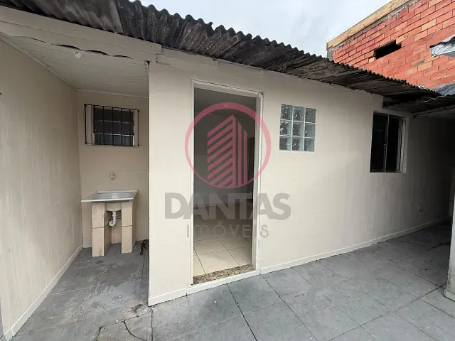 Casa com 40m² 1 quarto e 1 banheiro, para alugar, no bairro Jardim Roberto em Osasco