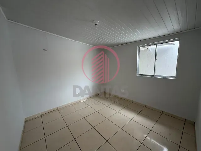 Casa com 40m² 1 quarto e 1 banheiro, para alugar, no bairro Jardim Roberto em Osasco