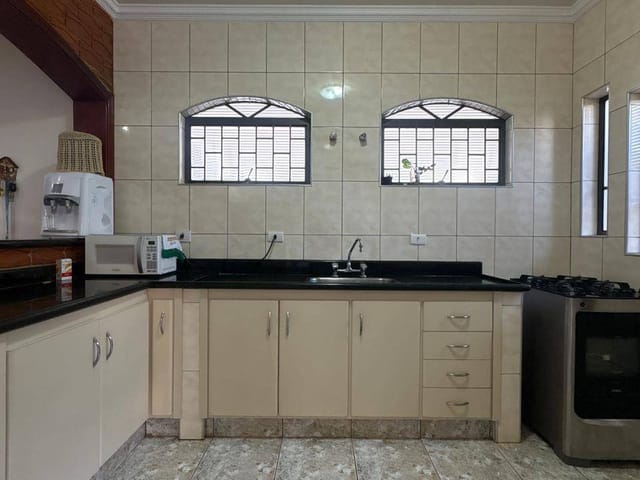 Casa 3 quartos e 2 banheiros, para alugar, no bairro Jardim Ipiranga em Americana