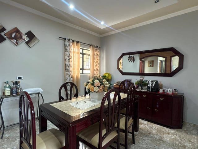 Casa 3 quartos e 2 banheiros, para alugar, no bairro Jardim Ipiranga em Americana