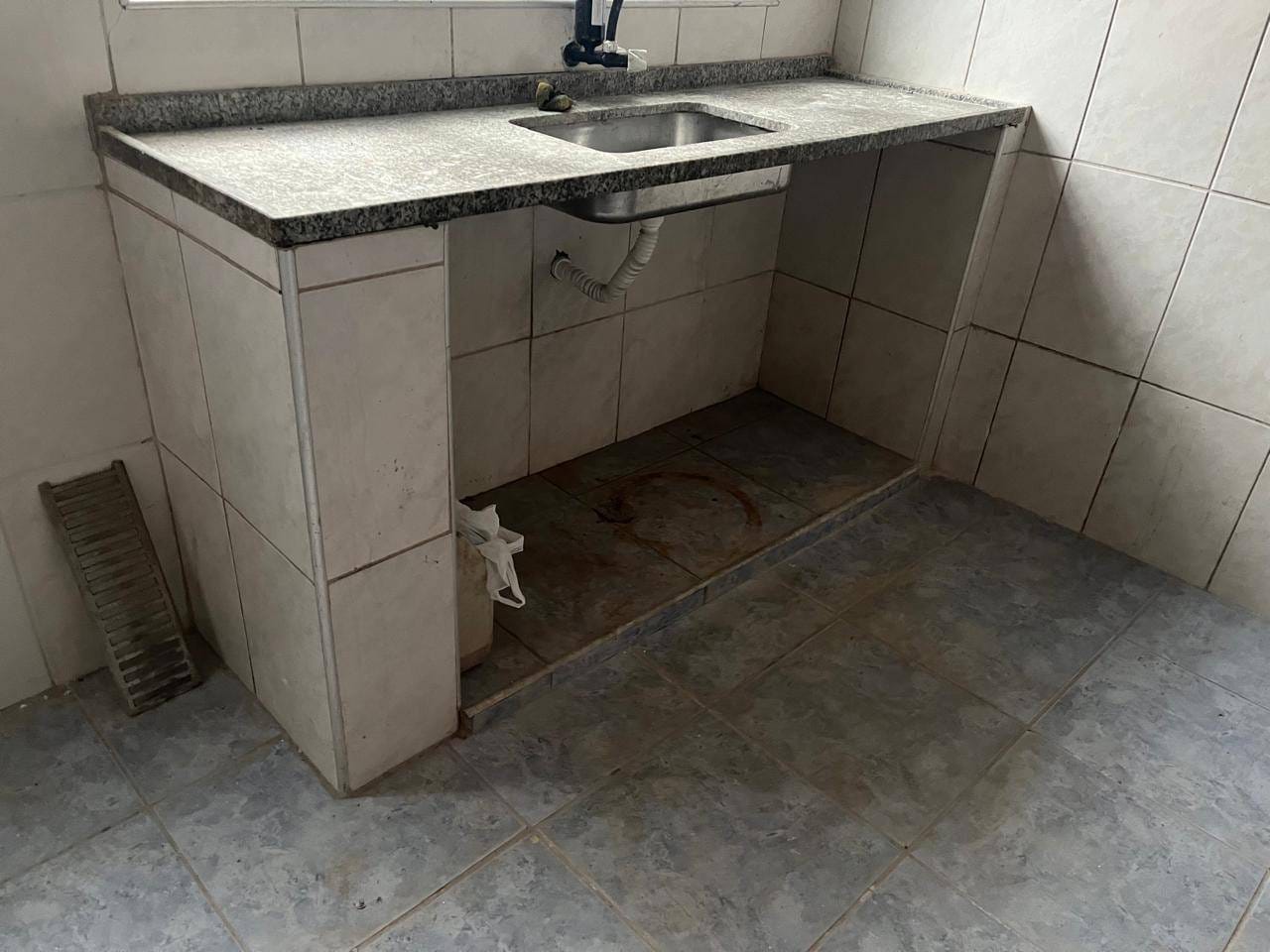 Casa para alugar com 2 quartos, 100m² - Foto 35