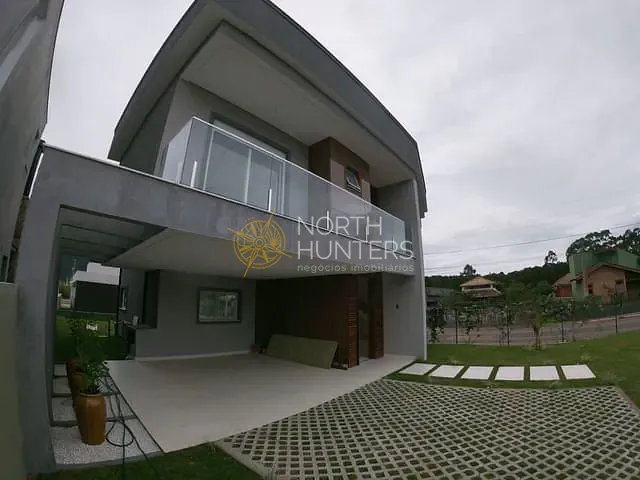 Casa com 375m² 3 quartos e 4 banheiros, à venda, no bairro São João do Rio Vermelho em Florianópolis