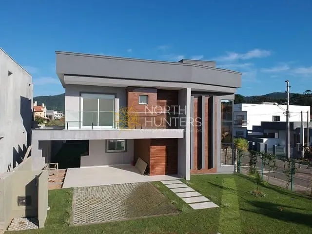 Casa com 375m² 3 quartos e 4 banheiros, à venda, no bairro São João do Rio Vermelho em Florianópolis