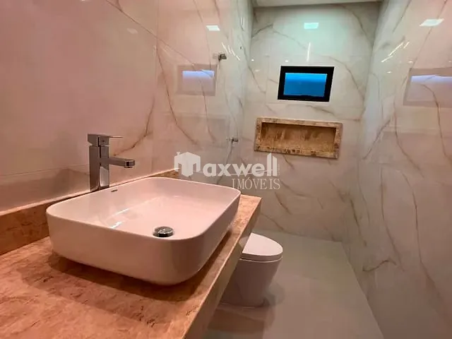 Casa 3 quartos e 2 banheiros, à venda, no bairro Papillon Park - Complemento em Aparecida de Goiânia