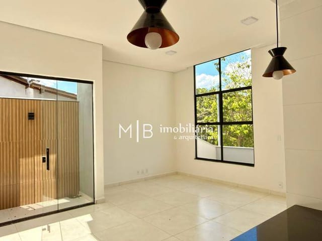 Casa 3 quartos e 3 banheiros, à venda, no bairro Residencial Sant'ana I em Lavras