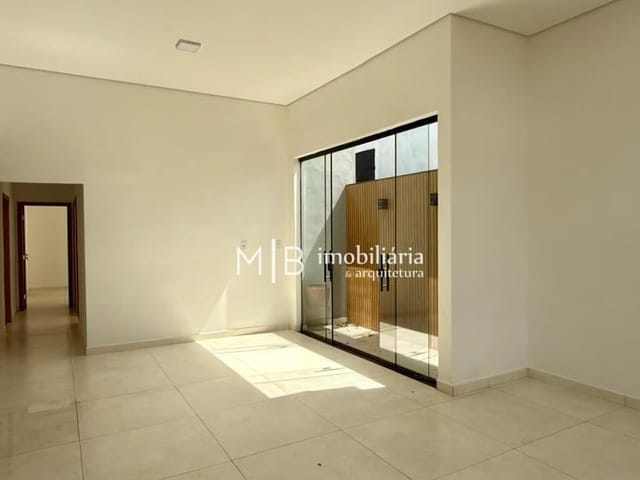 Casa 3 quartos e 3 banheiros, à venda, no bairro Residencial Sant'ana I em Lavras