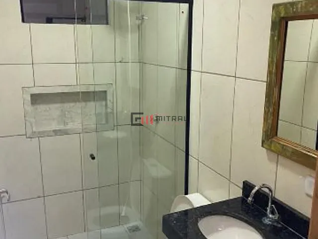 Casa 3 quartos e 2 banheiros, para alugar, no bairro Jardim Tókio em Londrina