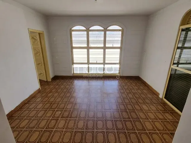 Casa para alugar, no bairro Setor Bela Vista em Goiânia
