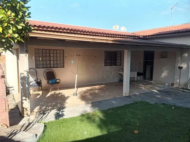 Casa com 221m² 2 quartos e 1 banheiro, à venda, no bairro Jardim Morada do Sol em Apucarana